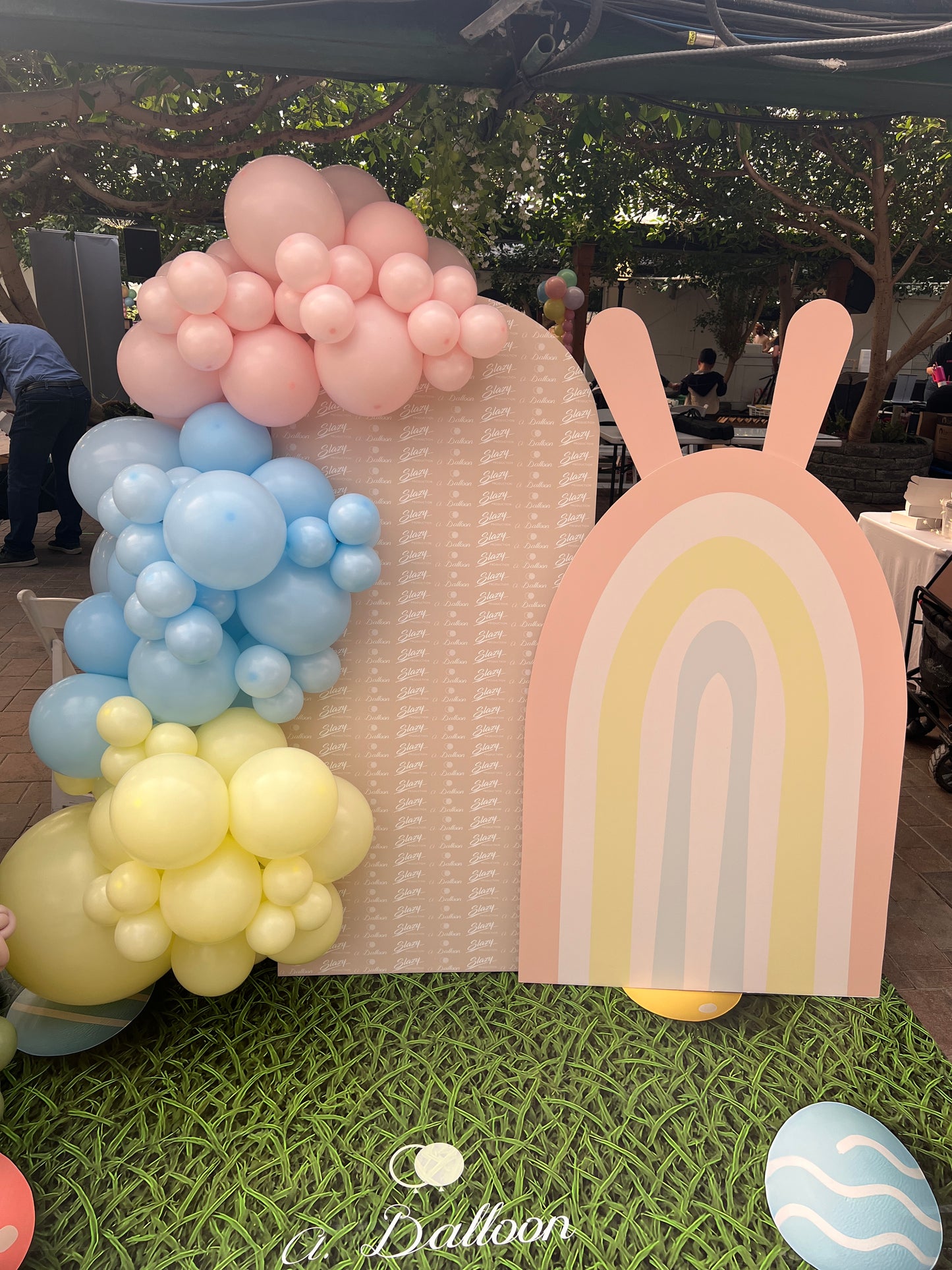 📸 PARTY PHOTO BACKDROP & GARLAND SET